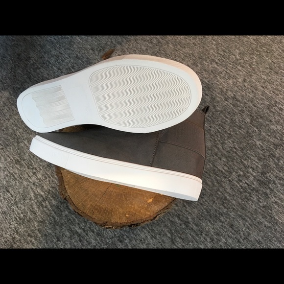 Diana-G. Gray sneakers by Soda - Picture 4 of 8